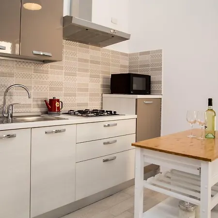 Casa Carducci - Iun 8012- *